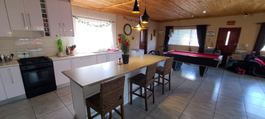 4 Bedroom Property for Sale in Sunbird Park Western Cape